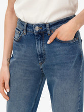 Charger l&#39;image dans la galerie, Veneda Mom Jeans - Dark Blue Denim - ONLY - Blue 2
