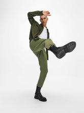 Load image into Gallery viewer, Avi Beam Chino Twill Pants - Olive Night - Only &amp; Sons - Green 5
