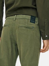 Load image into Gallery viewer, Avi Beam Chino Twill Pants - Olive Night - Only &amp; Sons - Green 2
