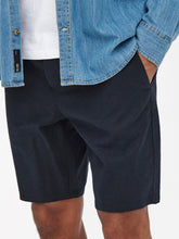 Charger l&#39;image dans la galerie, Linus Linen Shorts - Dark Navy - Only &amp; Sons - Blue 2
