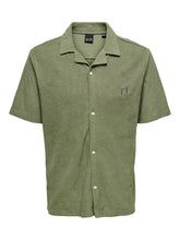 Carregar imagem no visualizador da galeria, Jerry Regular Terry Towelling Shirt - Deep Lichen Green - Only &amp; Sons - Green
