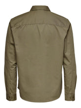 Carica l&#39;immagine nel visualizzatore di Gallery, Matti Twill Overshirt - Green - Only &amp; Sons - Green 2
