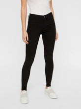 Charger l&#39;image dans la galerie, Pieces Jeans - Black (mid-waist) - PIECES - Black
