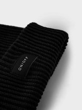 Cargar imagen en el visor de la galería, Hexo Beanie - Black - PIECES - Black 2
