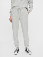 Charger l&#39;image dans la galerie, Chilli Sweatpants - Light Grey Melange - PIECES - Grey
