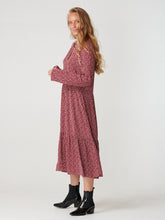 Carregar imagem no visualizador da galeria, Anna long-sleeved dress - Sundried Tomato - Amis de Copenhague - Red 2
