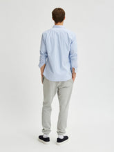 Cargar imagen en el visor de la galería, Rick Flex Shirt - Skyway Stripes - Selected Homme - Blue 2
