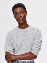 Load image into Gallery viewer, Lulu Knit Pullover - Light Grey Melange - Selected Femme - Grey
