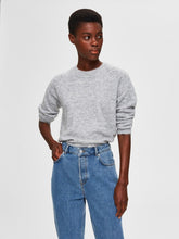 Load image into Gallery viewer, Lulu Knit Pullover - Light Grey Melange - Selected Femme - Grey 3
