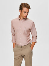 Load image into Gallery viewer, Regular Collect Shirt - Sugar Almond - Selected Homme - Pink
