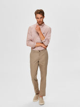 Load image into Gallery viewer, Regular Collect Shirt - Sugar Almond - Selected Homme - Pink 4
