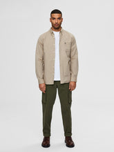 Load image into Gallery viewer, Regular Collect Shirt - Moonstruck - Selected Homme - Khaki 4
