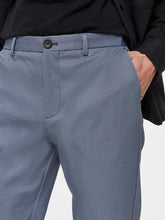 Carregar imagem no visualizador da galeria, Aiden Pants - Light Blue - Selected Homme - Blue 2
