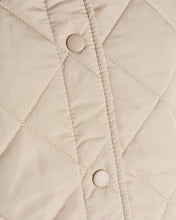 Carregar imagem no visualizador da galeria, Daisy Short Quilt Vest - Beige - Sisters Point - Khaki 2
