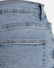 Load image into Gallery viewer, Owi Jeans - Light Blue Wash - Sisters Point - Blue 2
