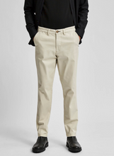 Load image into Gallery viewer, Miles Flex chino pant - Moonstruck (organic cotton) - Selected Homme - Khaki
