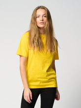 Carregar imagem no visualizador da galeria, Oversized t-shirt - Yellow - TeeShoppen - Yellow
