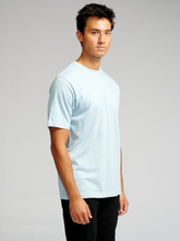 Afbeelding in Gallery-weergave laden, Oversized T-shirt - Sky Blue - TeeShoppen - White 2
