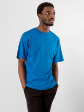 Cargar imagen en el visor de la galería, Oversized T-shirt - Turquoise Blue - TeeShoppen - White
