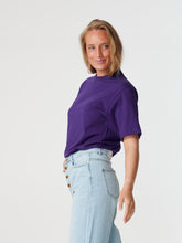 Charger l&#39;image dans la galerie, Oversized t-shirt - Violet - TeeShoppen - Purple 3
