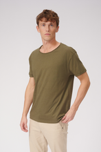 Cargar imagen en el visor de la galería, Raw Neck T-shirt - Olive Green - TeeShoppen - Green 3
