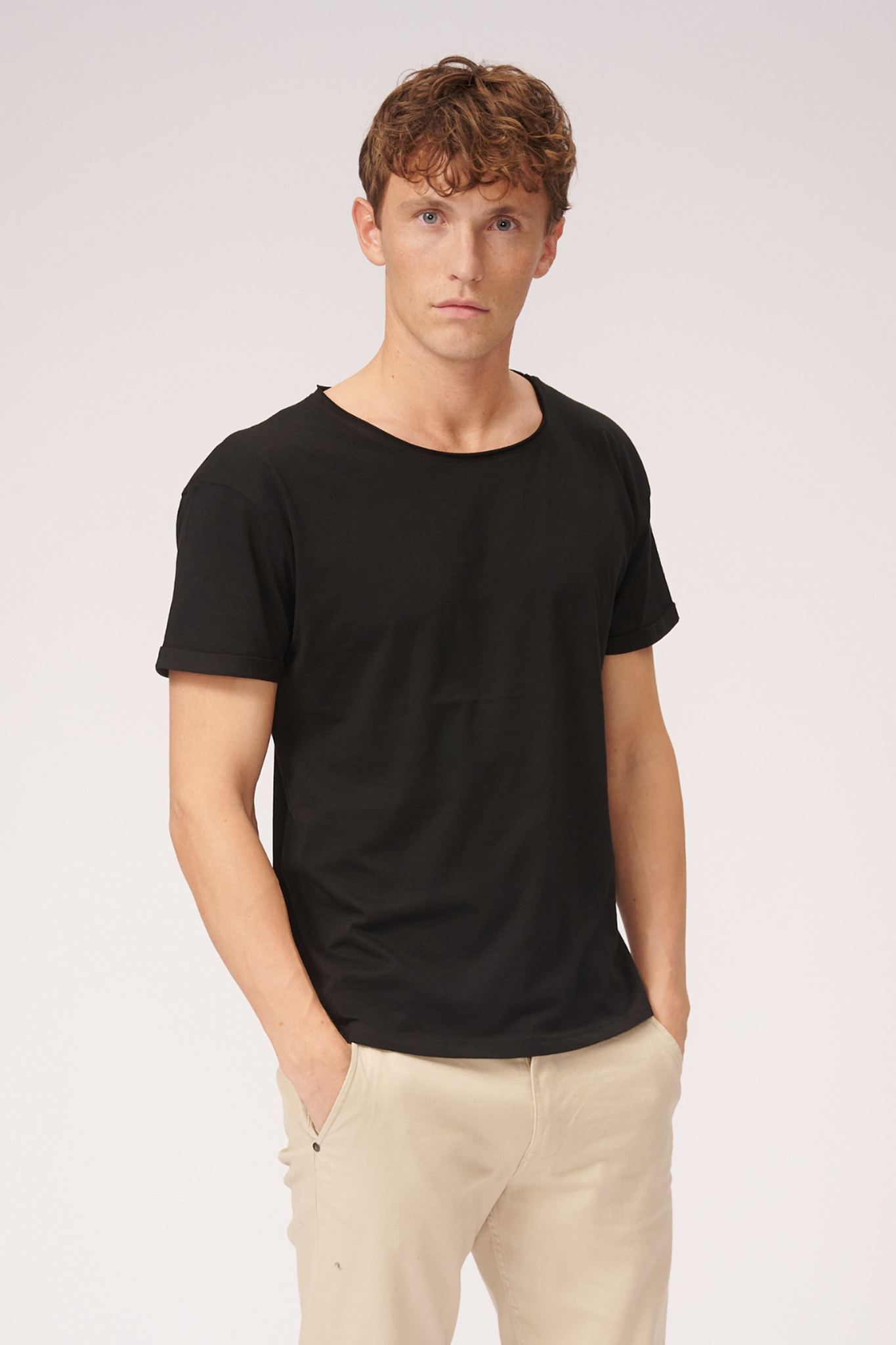 Raw Neck T-shirt - Black - TeeShoppen - Black