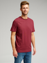 Charger l&#39;image dans la galerie, Organic Basic T-shirt - Burgundy - TeeShoppen - Red 2
