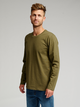 Afbeelding in Gallery-weergave laden, Basic Long-sleeved T-shirt - Army Green - TeeShoppen - Green 3
