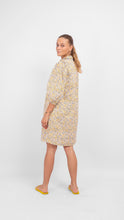 Carica l&#39;immagine nel visualizzatore di Gallery, Sofie Shirt Dress - Blue &amp; Yellow Floral - Amis de Copenhague - Yellow 3
