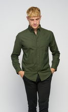 Load image into Gallery viewer, The Original Performance Oxford Shirt - Forest Night - TeeShoppen - Green
