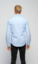 Cargar imagen en el visor de la galería, The Original Performance Oxford Shirt - Cashmere Blue - TeeShoppen - Blue 2
