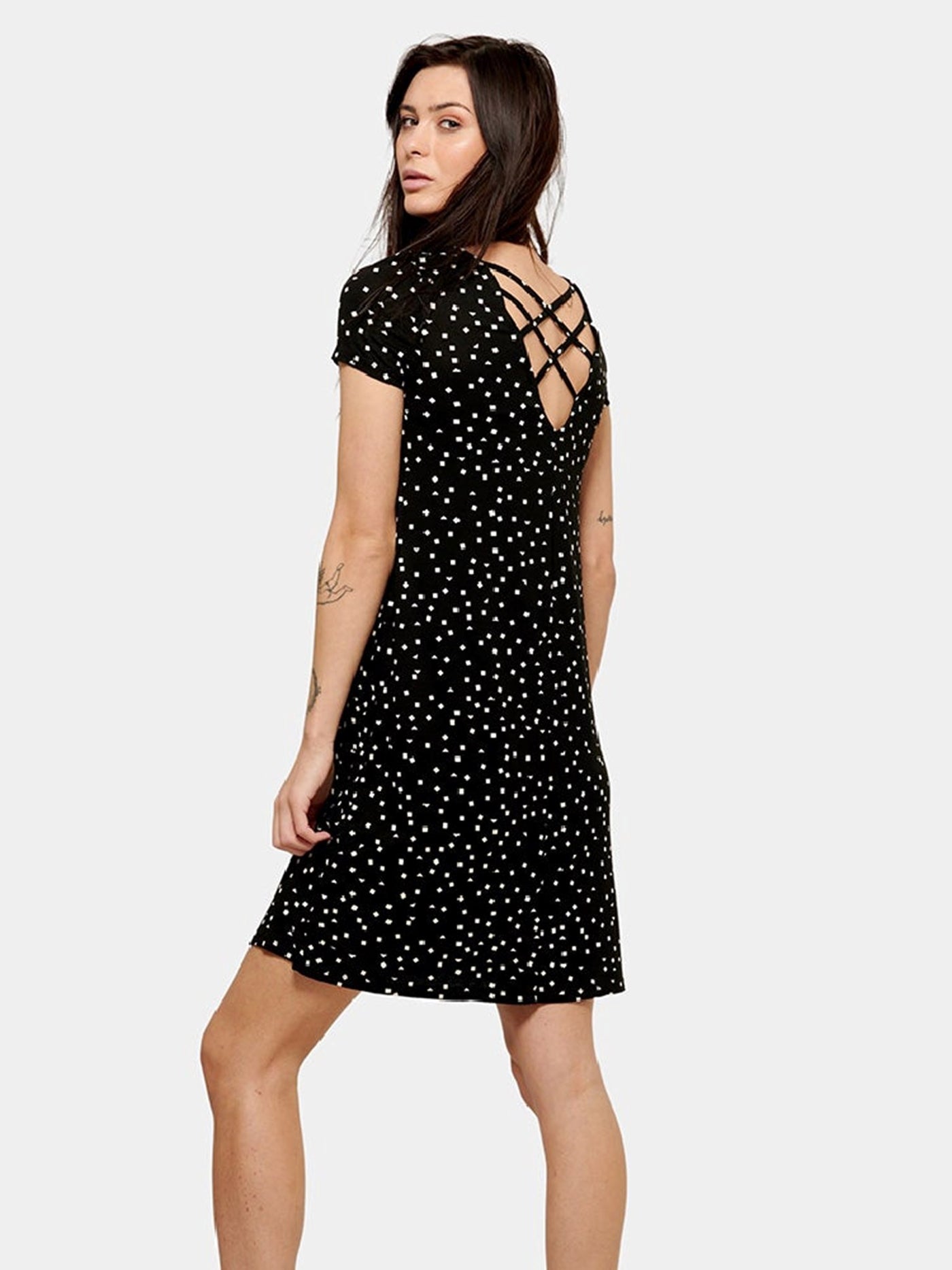 Loose dress with back details - Black triangle square - ONLY - Black 6