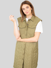 Load image into Gallery viewer, Magda Lang Quilted Vest - Lizard - Vero Moda - Green
