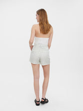 Load image into Gallery viewer, Mia Loose Summer Shorts - Desert Sage - Vero Moda - Green 5
