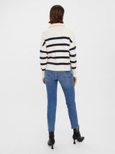 Afbeelding in Gallery-weergave laden, Saba Stripe Half-zip Blouse - Birch/Navy Blazer - Vero Moda - Khaki 4
