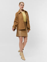 Carregar imagem no visualizador da galeria, Nevita Short Jacket - Brown - Vero Moda - Brown 5
