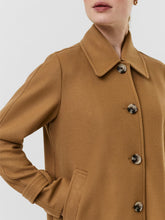 Carregar imagem no visualizador da galeria, Nevita Short Jacket - Brown - Vero Moda - Brown 2
