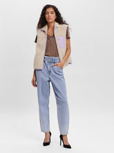 Load image into Gallery viewer, Cille Short Teddy Vest - Lavender - Vero Moda - Khaki 3
