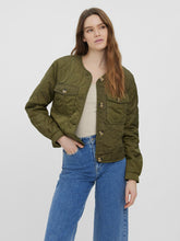 Carregar imagem no visualizador da galeria, Nella Short Jacket - Dark Olive - Vero Moda - Green
