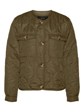 Carregar imagem no visualizador da galeria, Nella Short Jacket - Dark Olive - Vero Moda - Green 3
