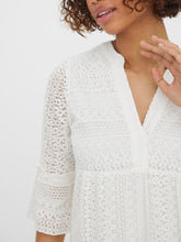 Charger l&#39;image dans la galerie, Honey Lace Tunic Dress - Snow White - Vero Moda - White 2
