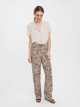 Load image into Gallery viewer, Easy Wide Pants - White Pepper - Vero Moda - Brown
