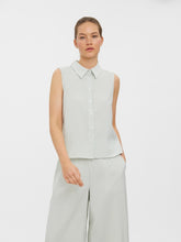 Carregar imagem no visualizador da galeria, Oca Sleeveless Shirt - Sage - Vero Moda - Green
