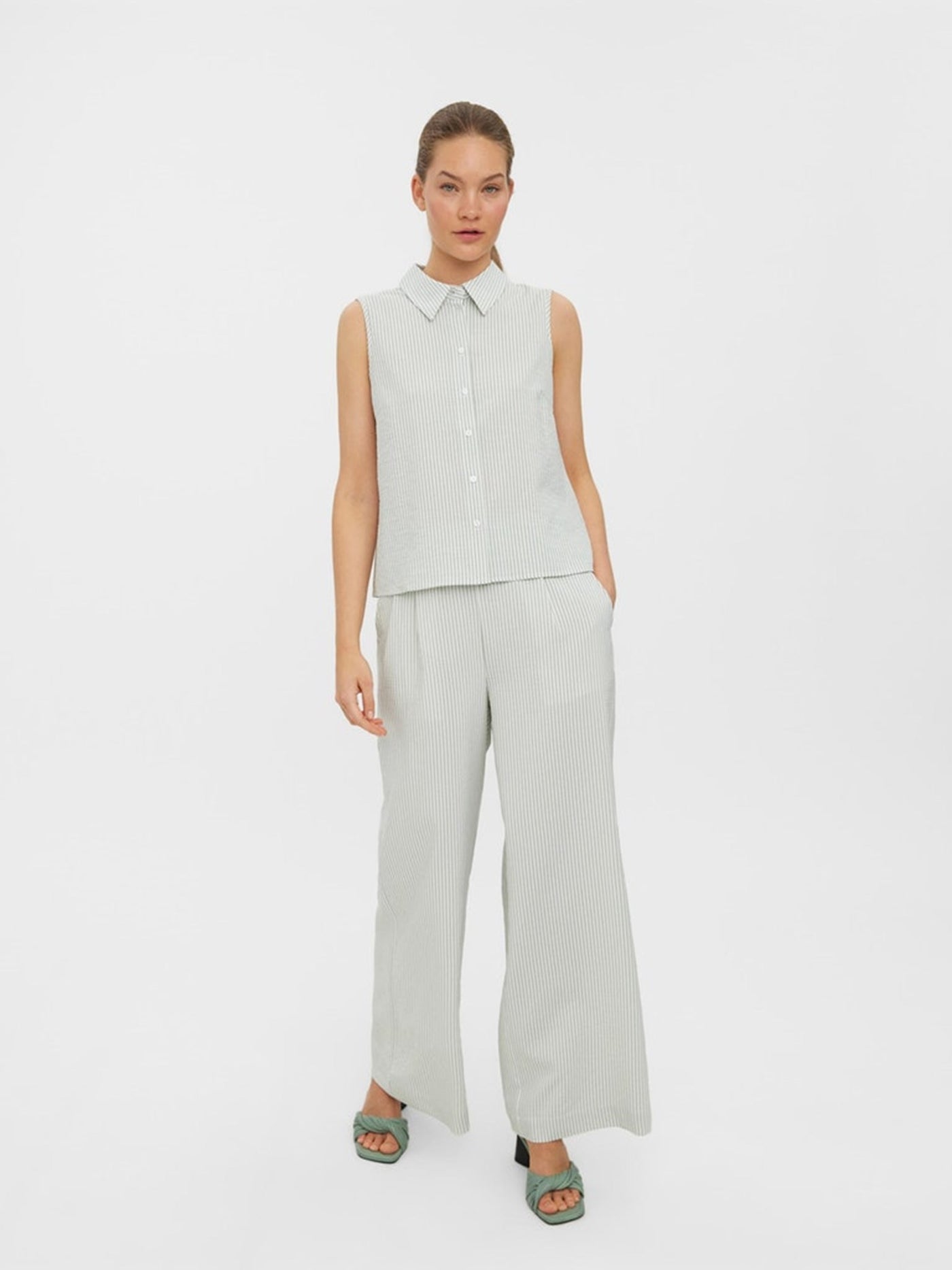 Oca Sleeveless Shirt - Sage - Vero Moda - Green 3