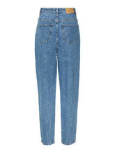 Load image into Gallery viewer, Zoe Mom Jeans - Medium Blue Denim - Vero Moda - White 2
