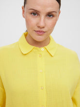 Carregar imagem no visualizador da galeria, Natali 3/4 overshirt - Yarrow - Vero Moda - Yellow 2
