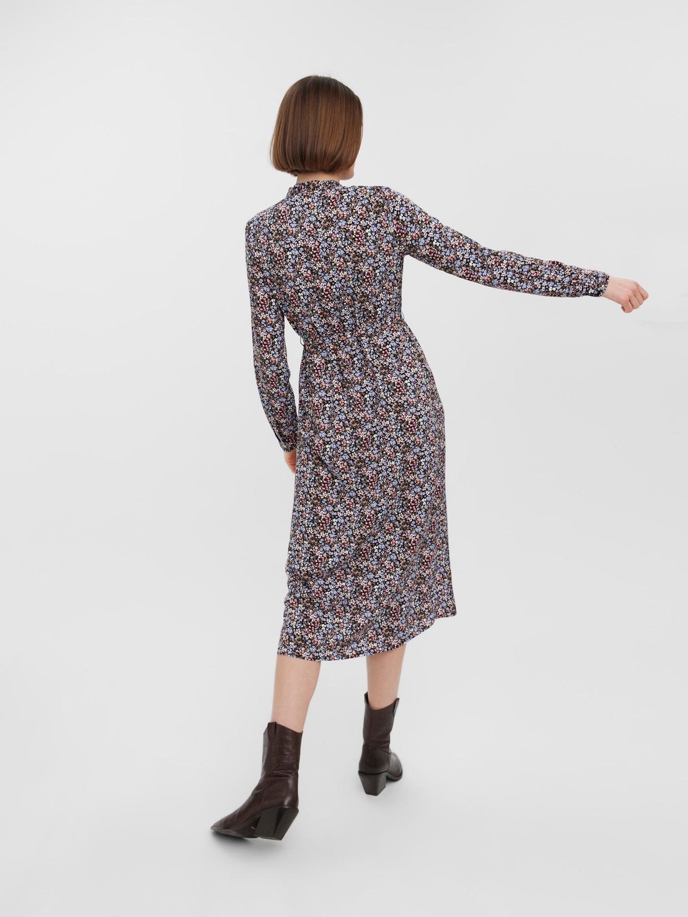 Easy Long Shirt Dress - Black with Blue Flowers - Vero Moda - Purple 4