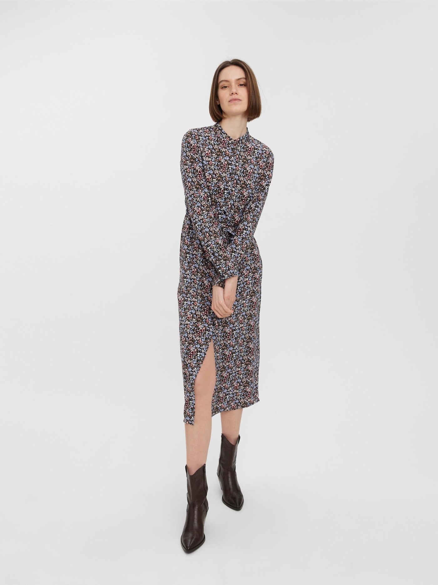 Easy Long Shirt Dress - Black with Blue Flowers - Vero Moda - Purple 3