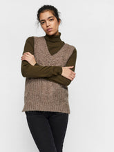 Charger l&#39;image dans la galerie, Briella V-neck Knitted Vest - Fossil - Vero Moda - Brown
