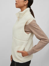 Load image into Gallery viewer, Luna Teddy Vest - Birch - VILA - White 3
